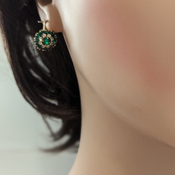 Antique Screw on Green Crystals Prong Set of Quality Made Earrings Gold Plate - Picture 2 of 13